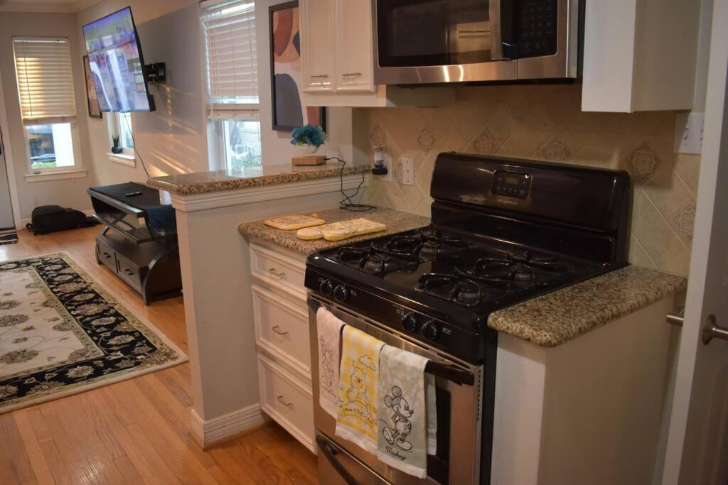 Appartement Townhouse Near Midtown à Houston Extérieur photo
